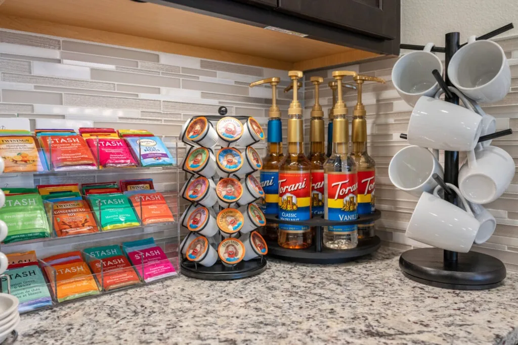 windsor cay fully stocked coffee bar