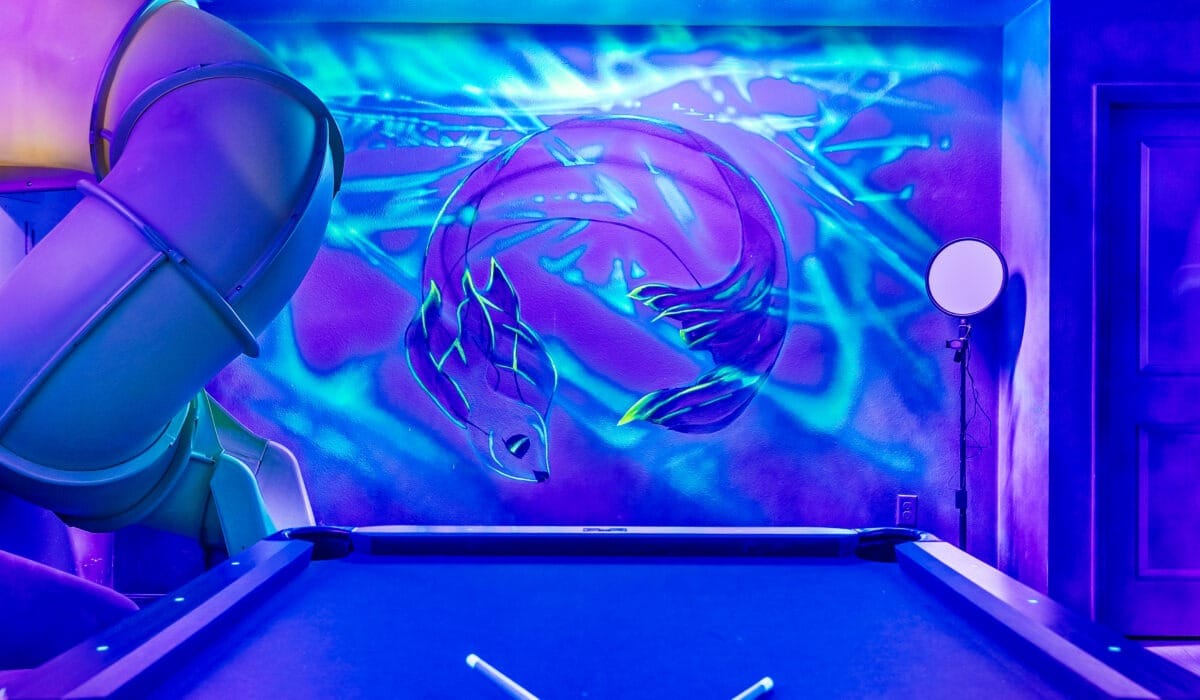 Close up black light reactive special effects muraling in Windsor Cay Resort vacation rental