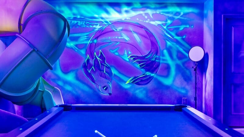 Close up black light reactive special effects muraling in Windsor Cay Resort vacation rental